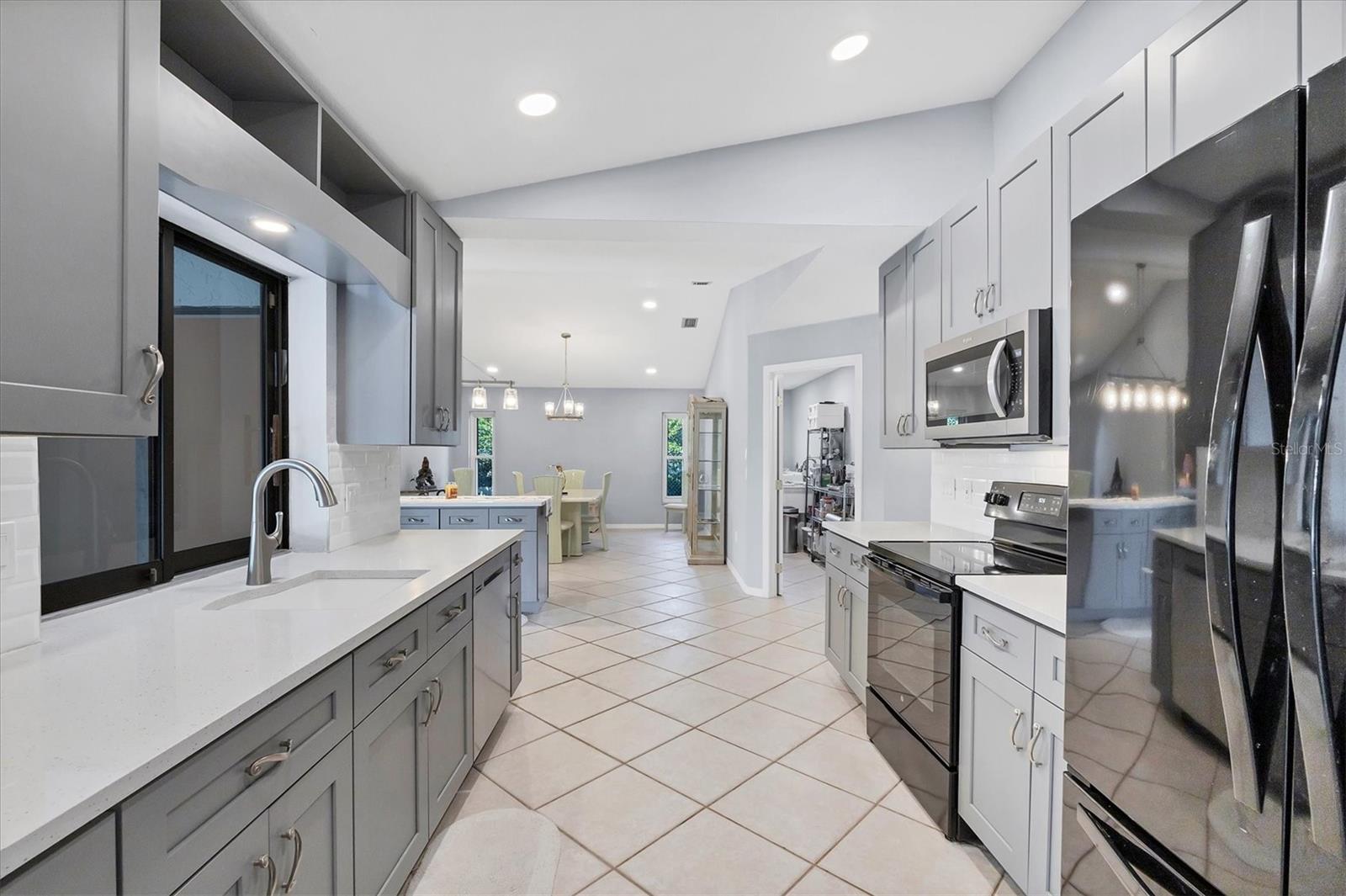 Image 17 of 45 For 12411 Cole Avenue