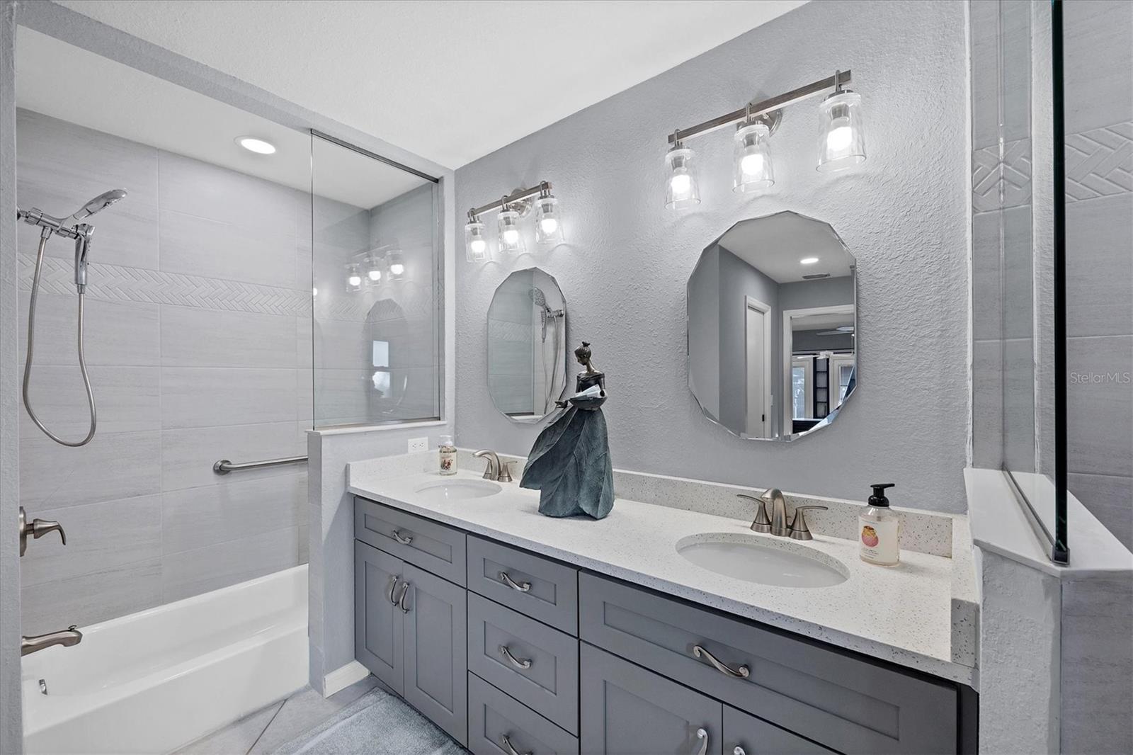 Image 25 of 45 For 12411 Cole Avenue