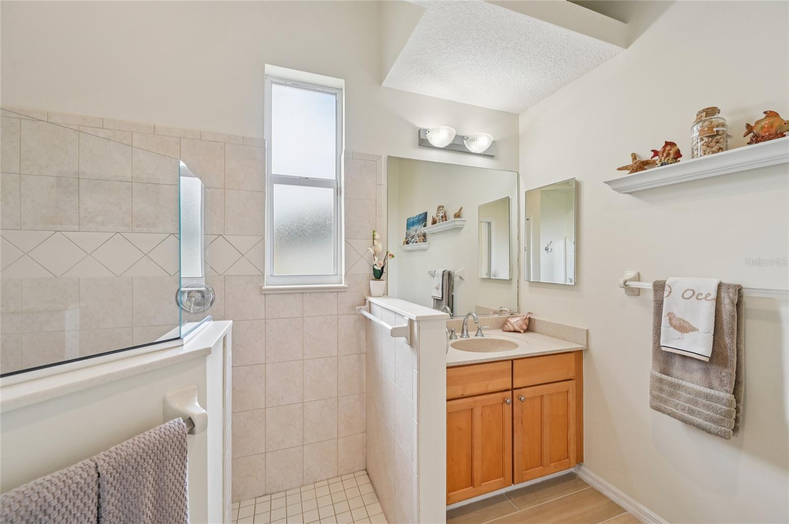 Image 31 of 58 For 105 Abercrombie Avenue