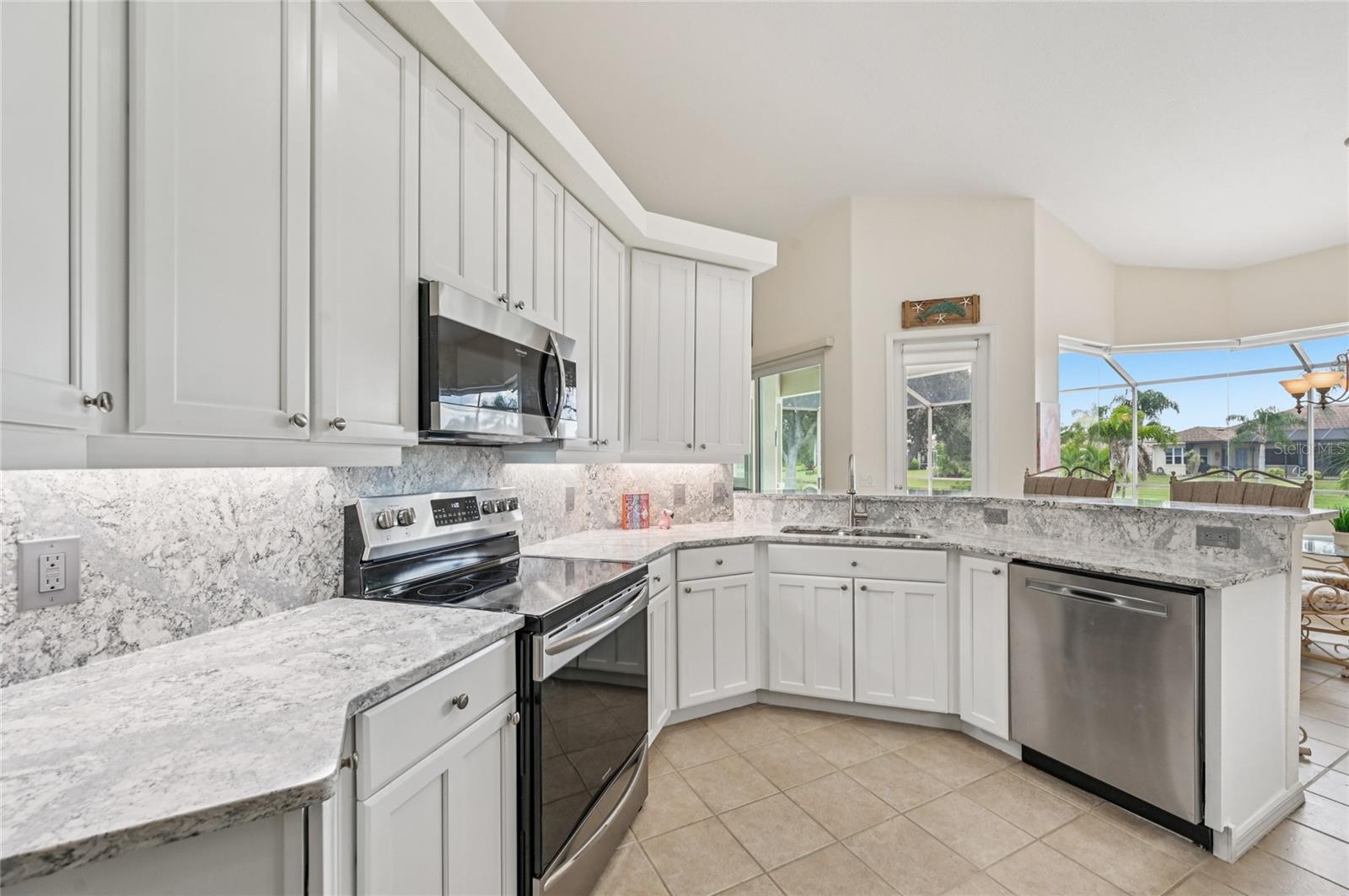 Image 5 of 58 For 105 Abercrombie Avenue