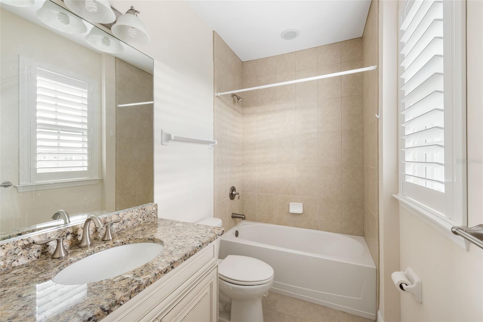 Image 32 of 76 For 10311 Lands End Circle 16