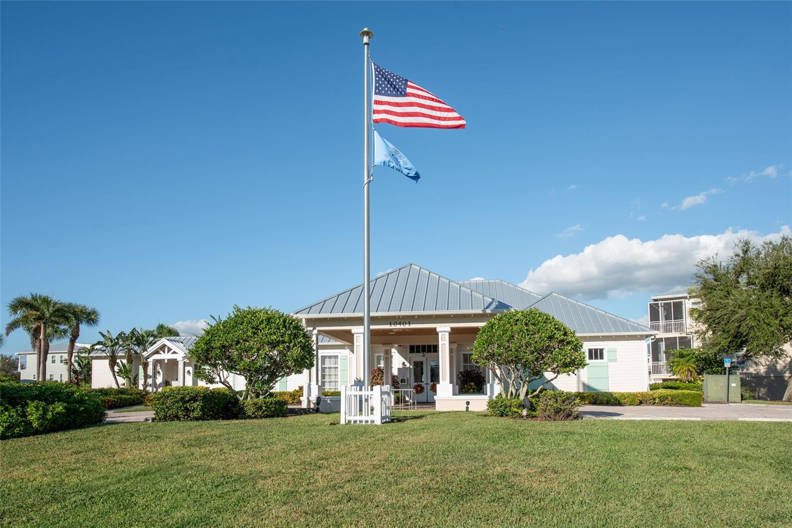 Image 50 of 76 For 10311 Lands End Circle 16