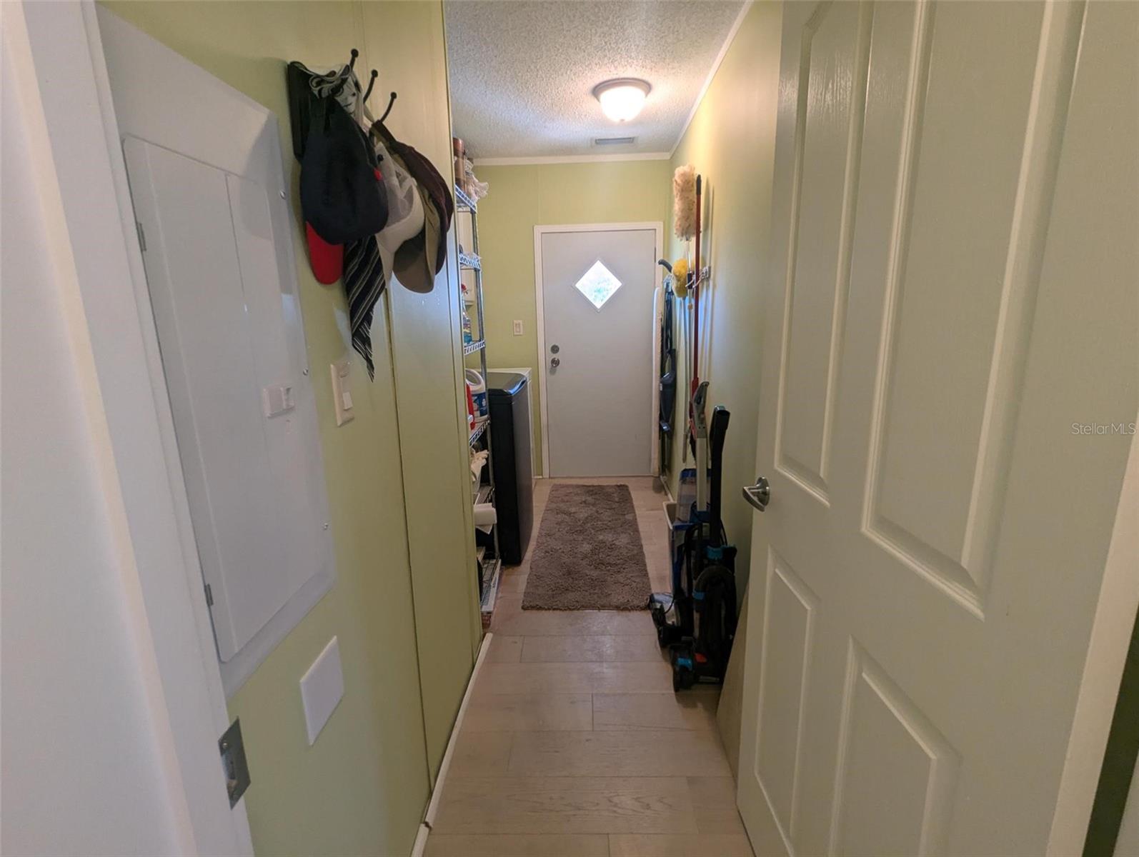 Image 17 of 62 For 2100 Kings Highway 674