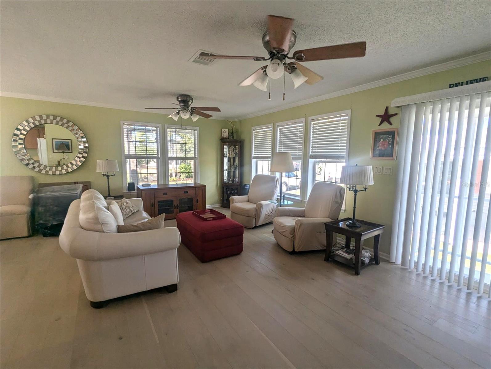 Image 5 of 62 For 2100 Kings Highway 674