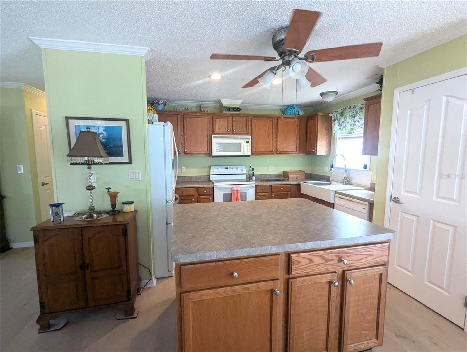 Image 7 of 62 For 2100 Kings Highway 674