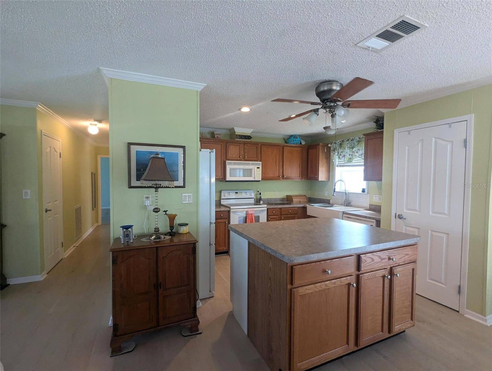 Image 8 of 62 For 2100 Kings Highway 674