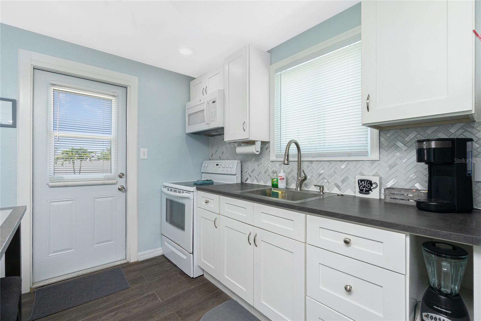 Image 10 of 30 For 859 2nd Street