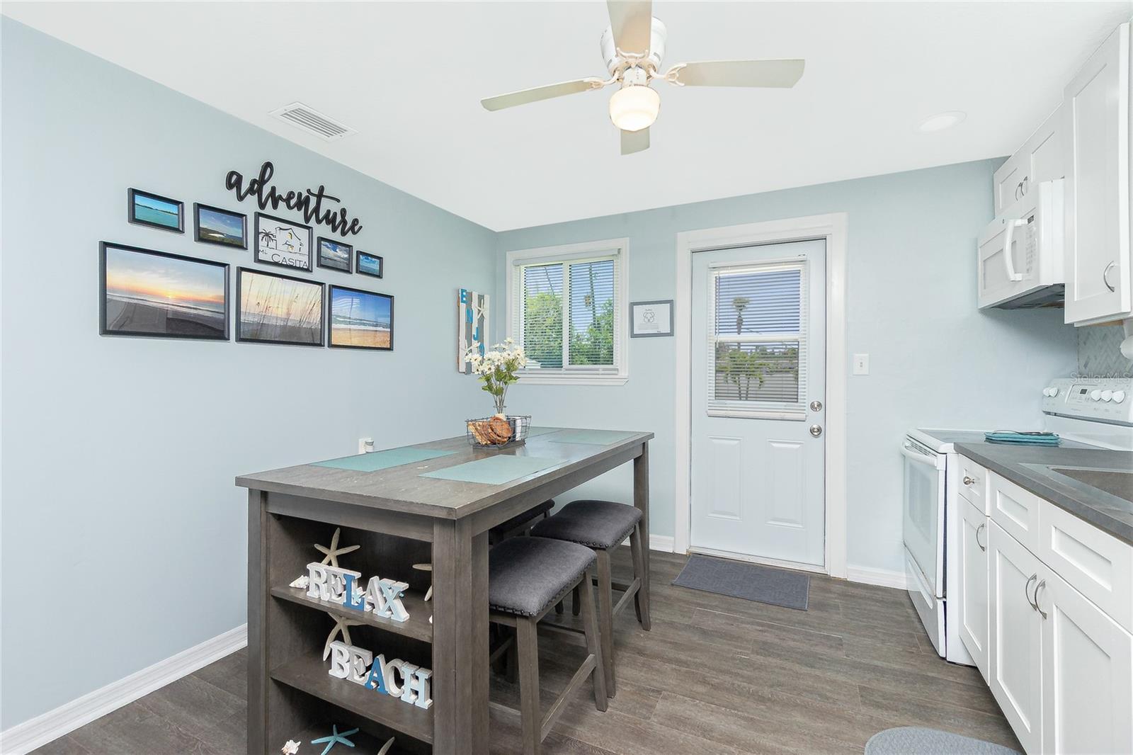 Image 12 of 30 For 859 2nd Street