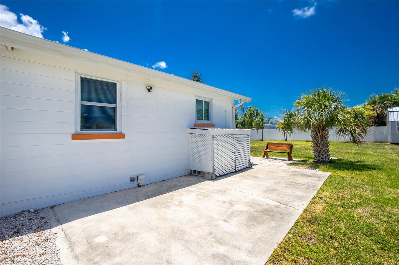 Image 23 of 30 For 859 2nd Street