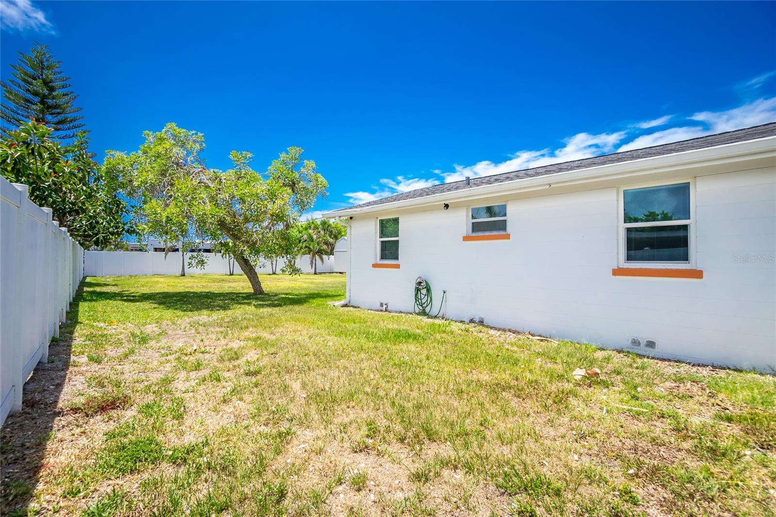 Image 24 of 30 For 859 2nd Street