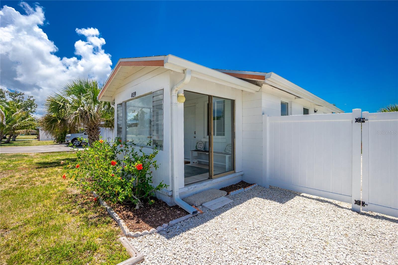 Image 4 of 30 For 859 2nd Street