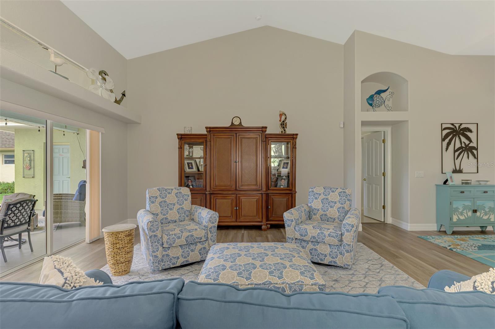 Image 14 of 78 For 795 Boundary Boulevard