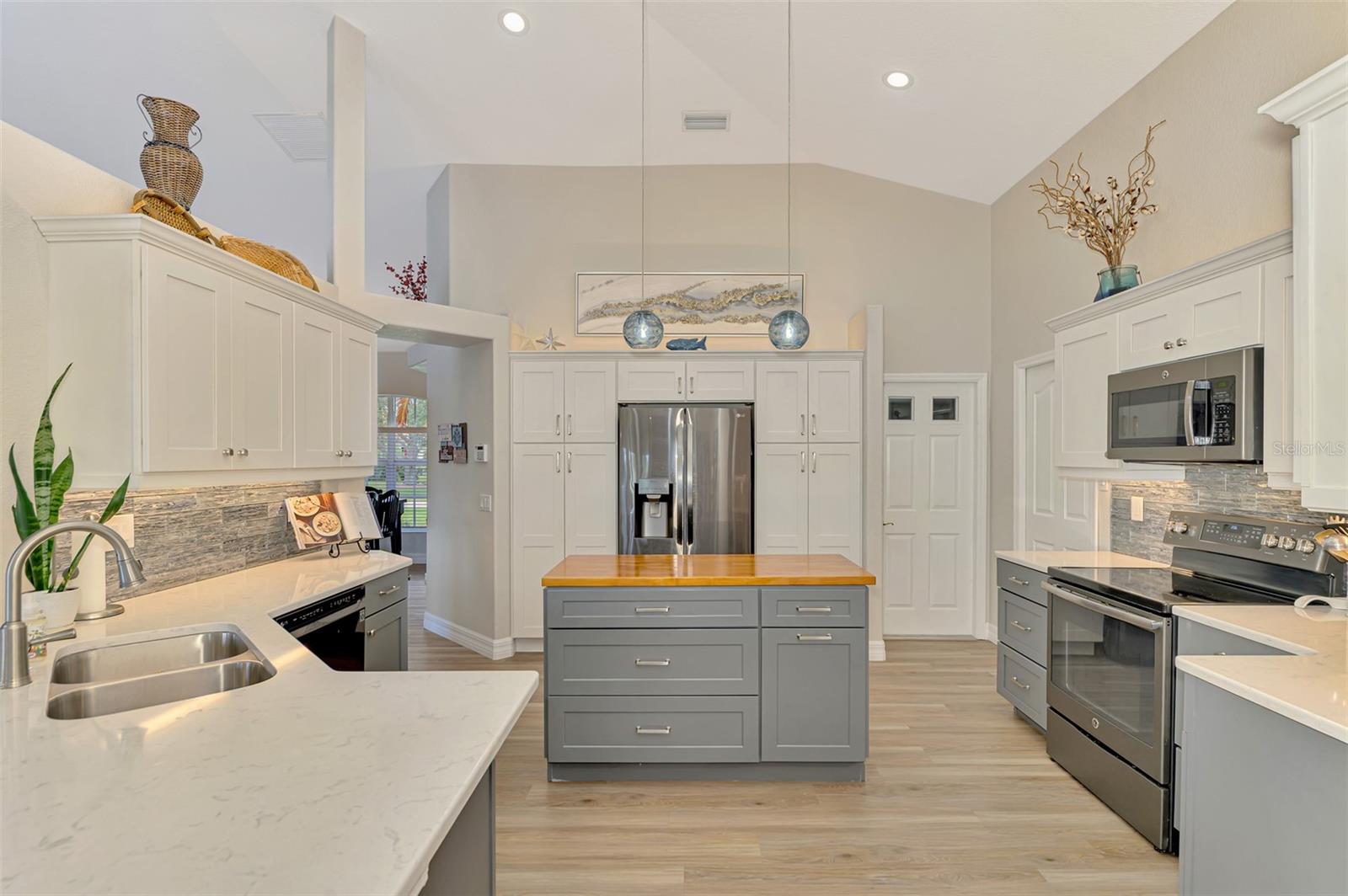 Image 24 of 78 For 795 Boundary Boulevard