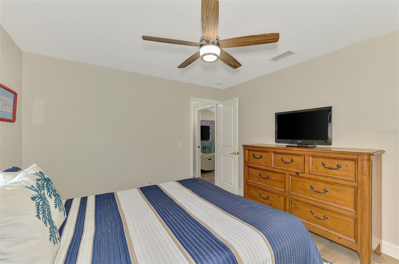 Image 43 of 78 For 795 Boundary Boulevard