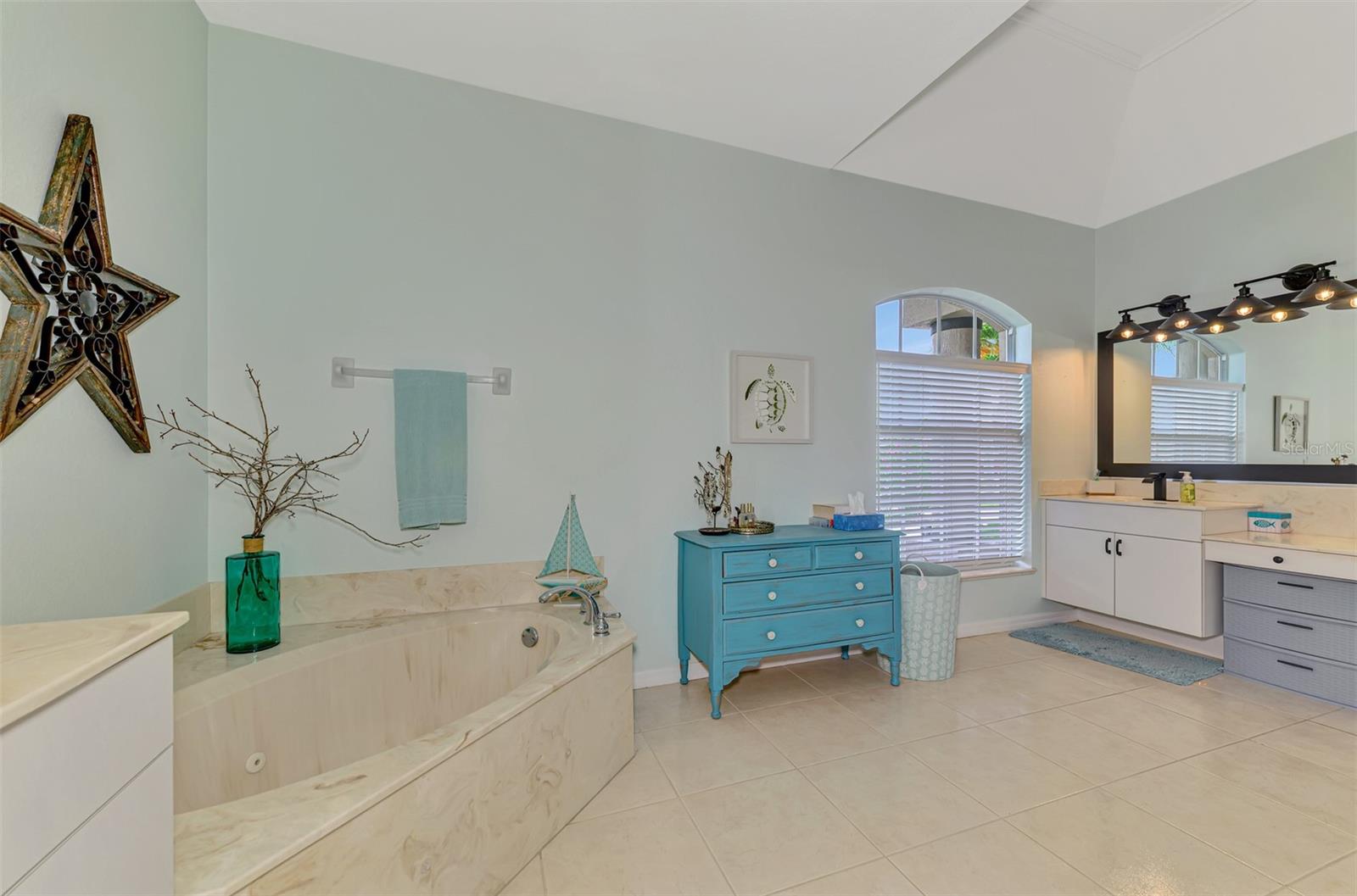 Image 51 of 78 For 795 Boundary Boulevard