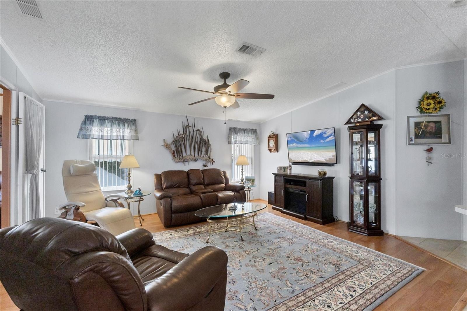 Image 11 of 38 For 8364 Kinglet Drive