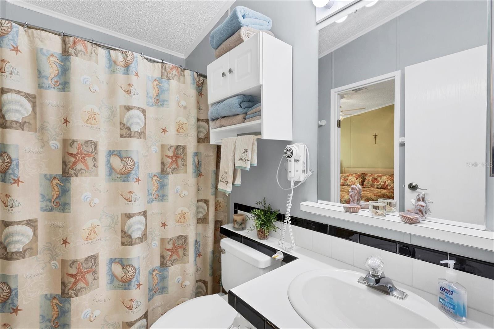 Image 21 of 38 For 8364 Kinglet Drive