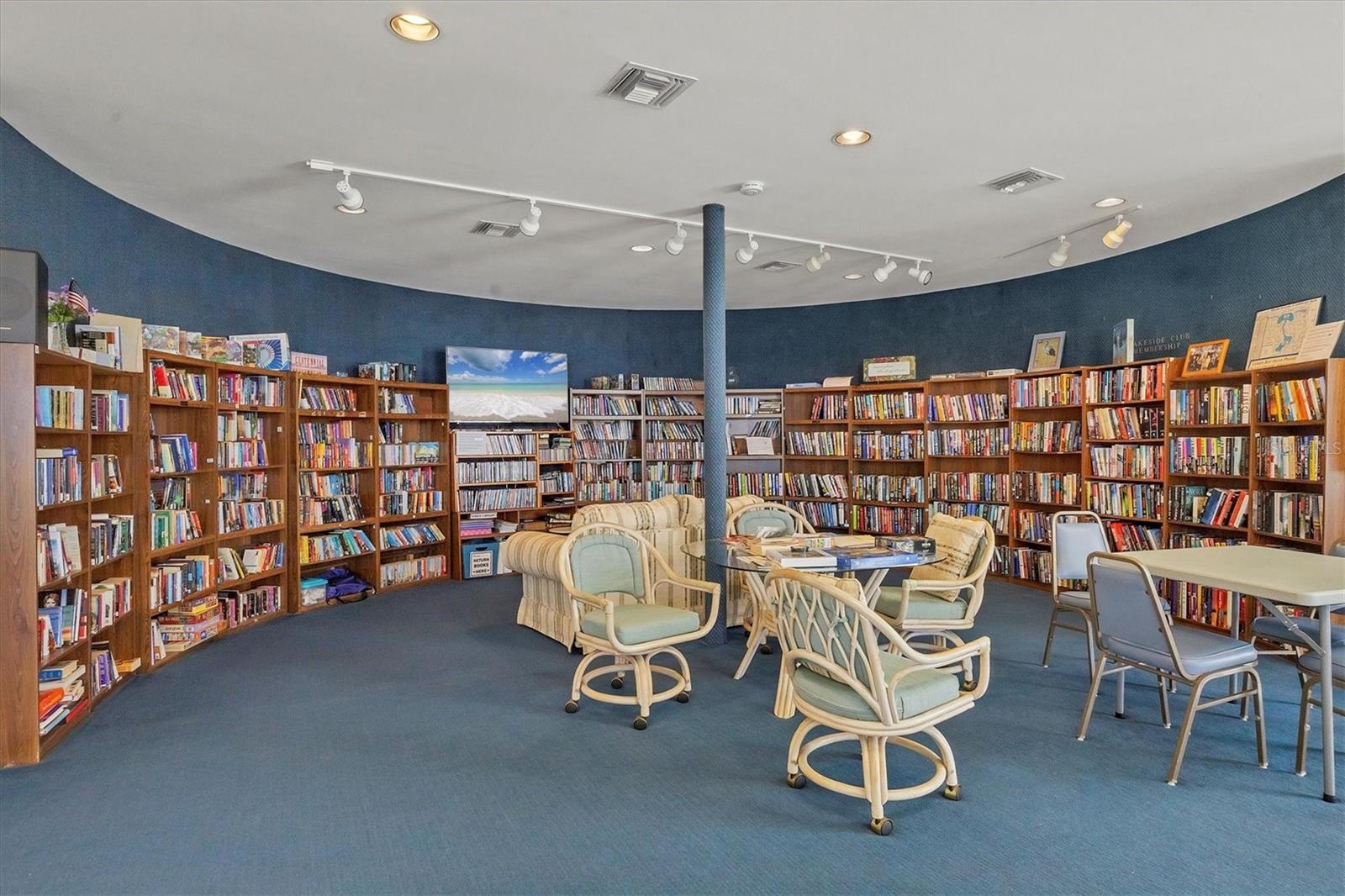 Image 35 of 38 For 8364 Kinglet Drive