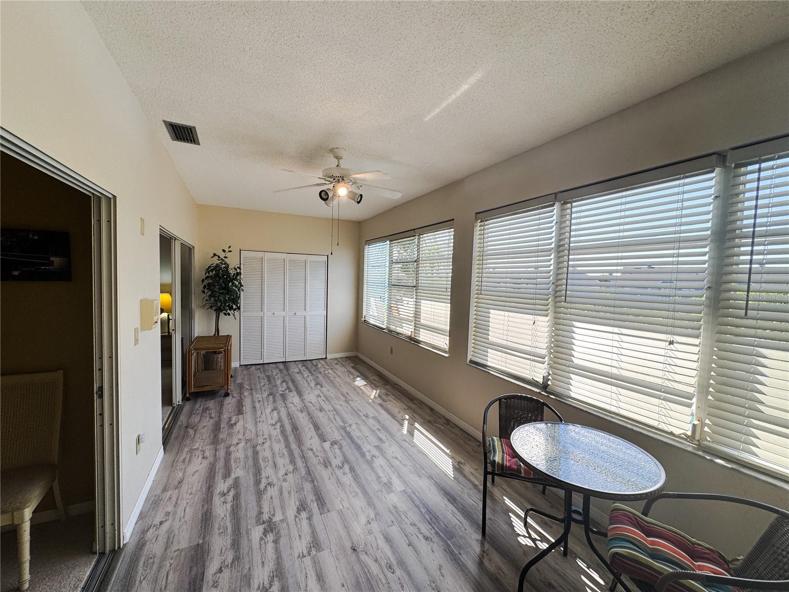 Image 14 of 28 For 177 Boundary Boulevard 5c