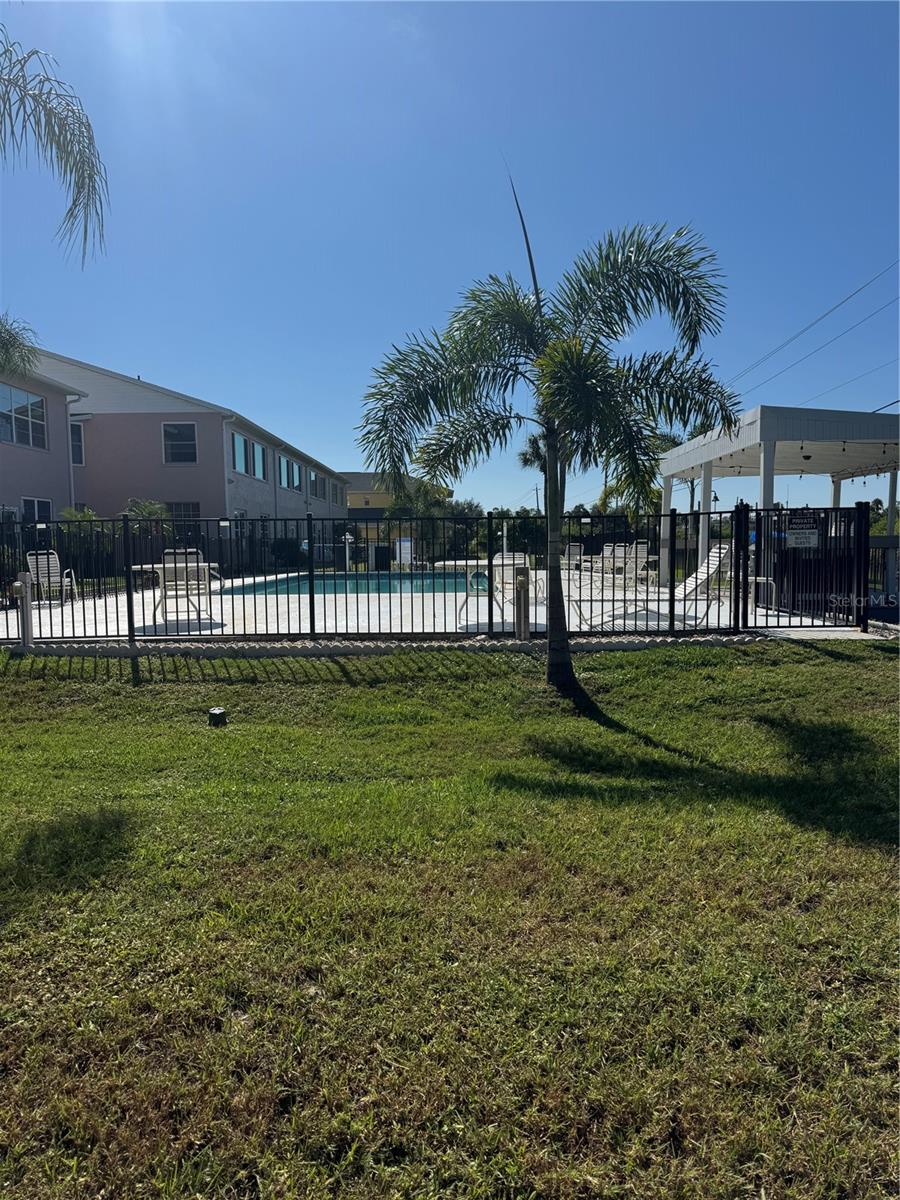 Image 24 of 28 For 177 Boundary Boulevard 5c