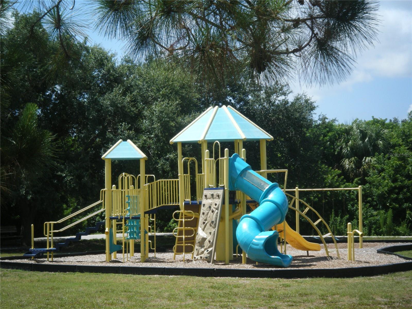 Image 25 of 28 For 177 Boundary Boulevard 5c