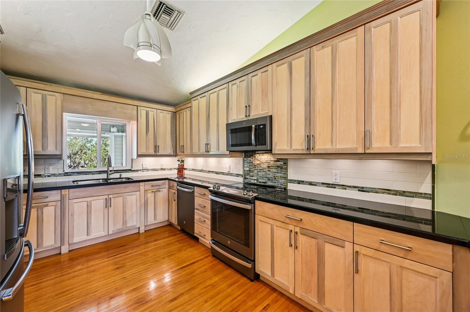 Image 7 of 70 For 6091 Manasota Key Road