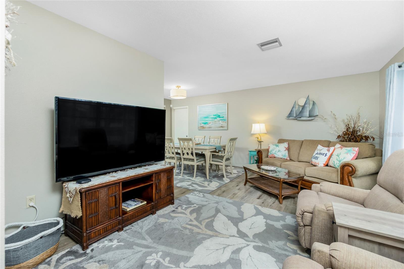 Image 4 of 37 For 8159 Archie Street