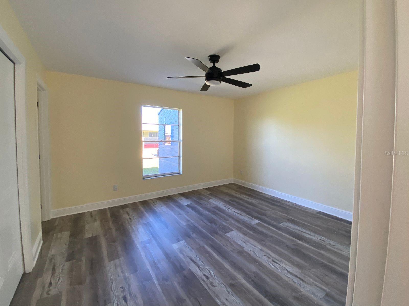 Image 5 of 9 For 6368 Sunnybrook Boulevard B