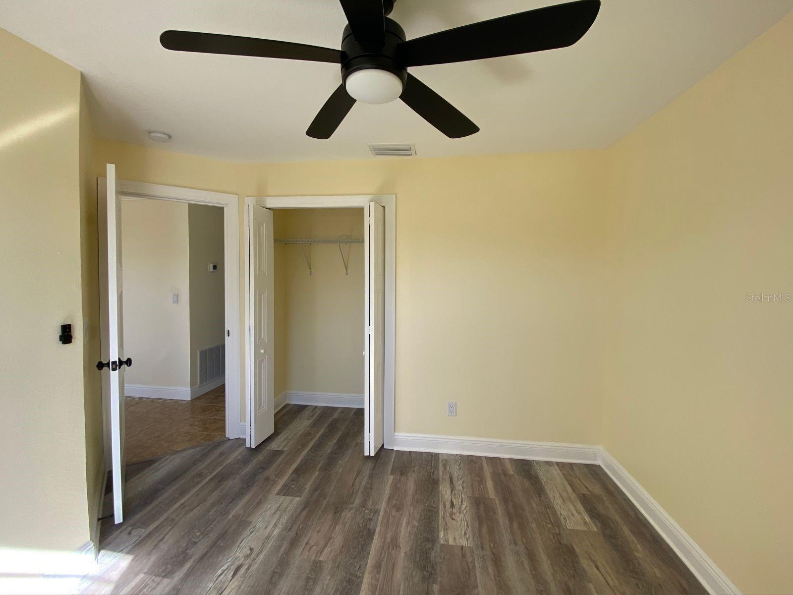 Image 7 of 9 For 6368 Sunnybrook Boulevard B