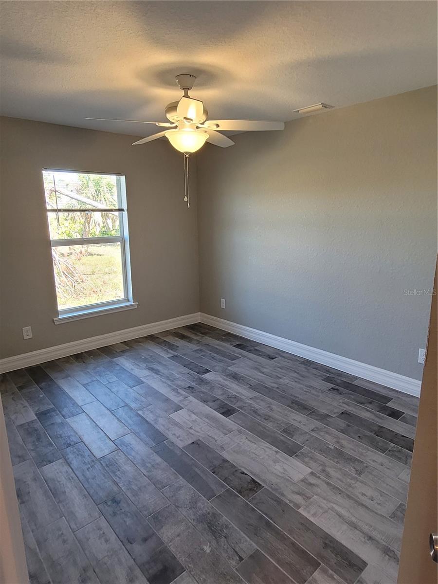 Image 16 of 21 For 26 Mate Circle