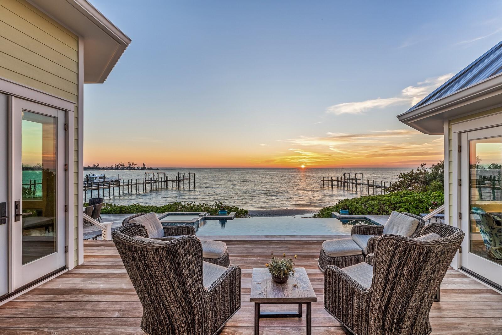 Listing photo id 17 for 1636 Treasure Lane