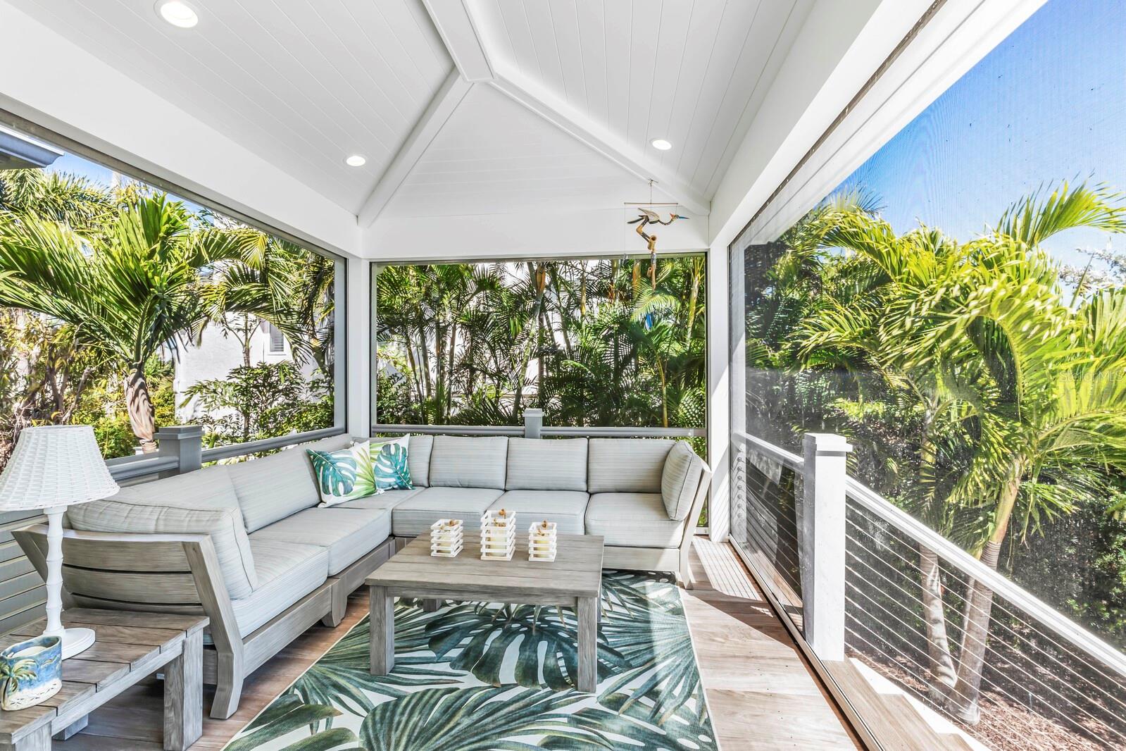 Listing photo id 18 for 1636 Treasure Lane