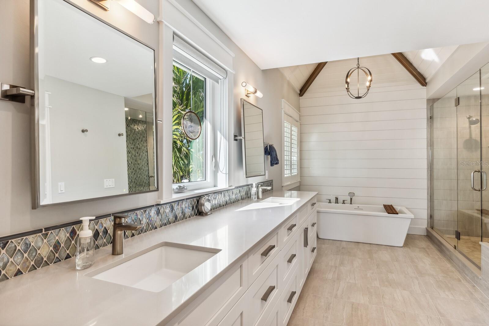 Listing photo id 21 for 1636 Treasure Lane