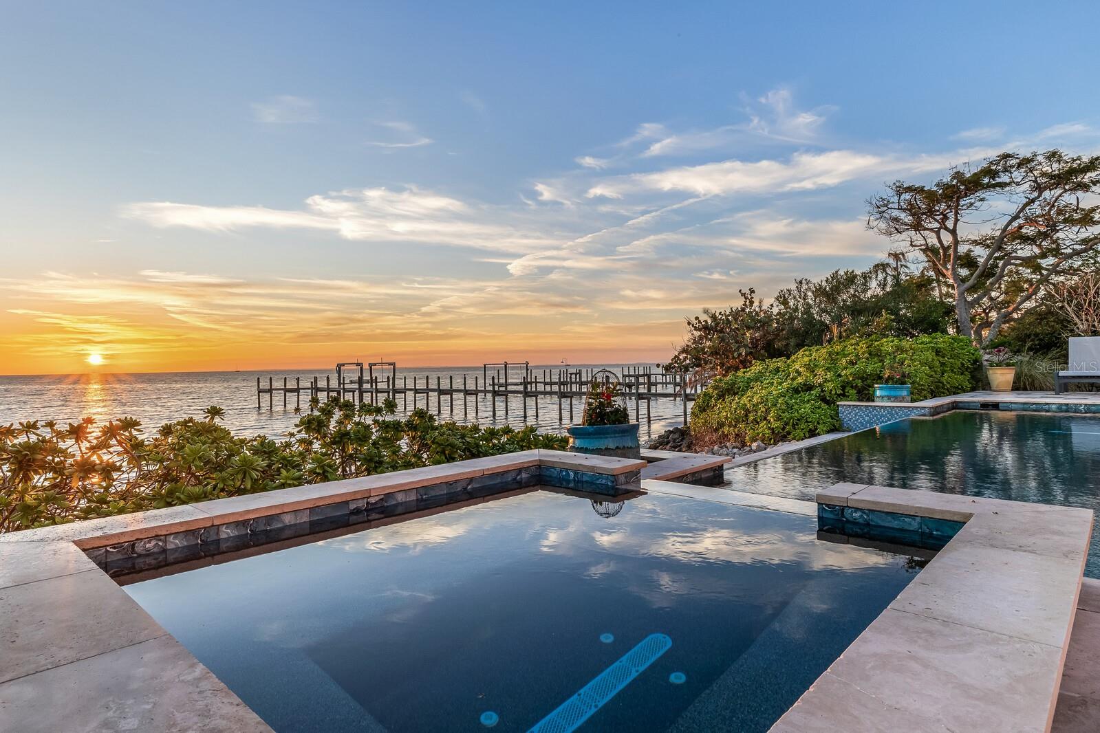 Listing photo id 34 for 1636 Treasure Lane