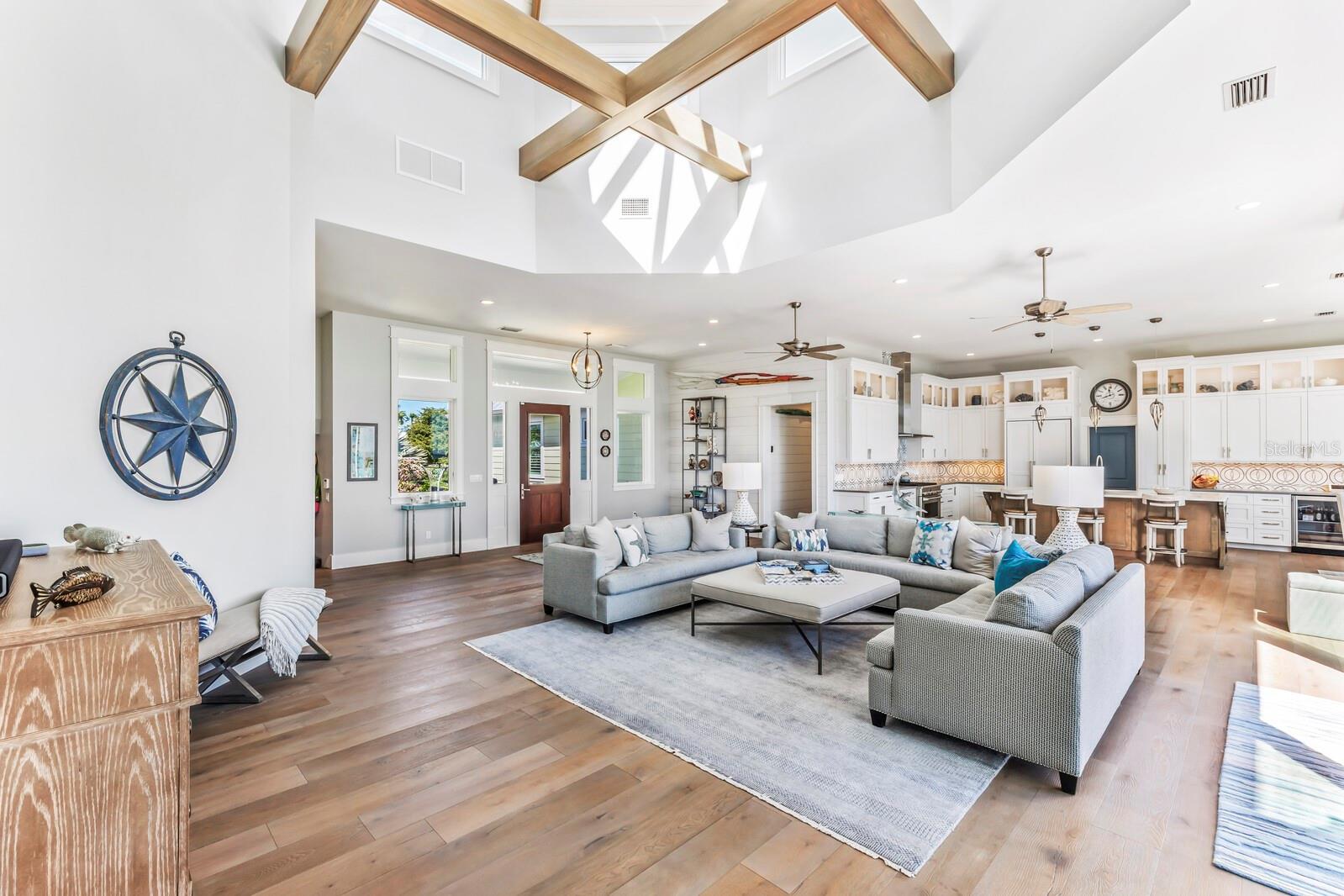 Listing photo id 4 for 1636 Treasure Lane