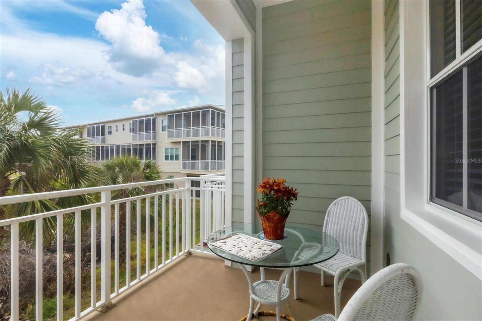 Image 11 of 40 For 10390 Longshore Road 82