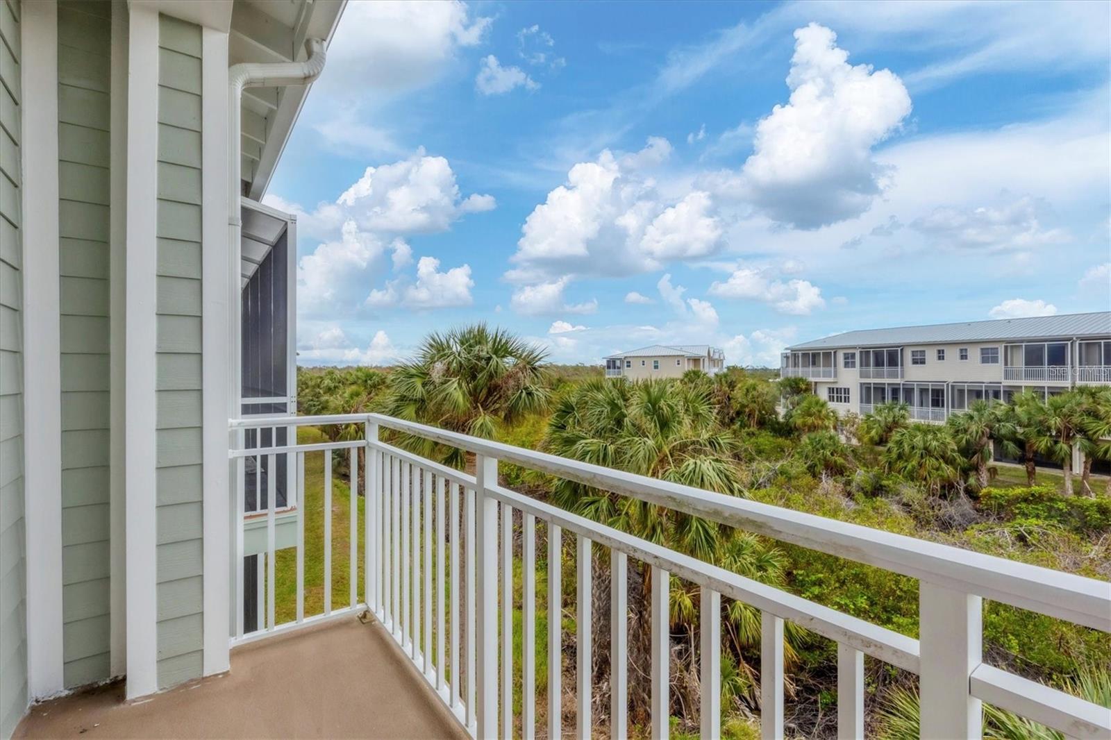 Image 16 of 40 For 10390 Longshore Road 82