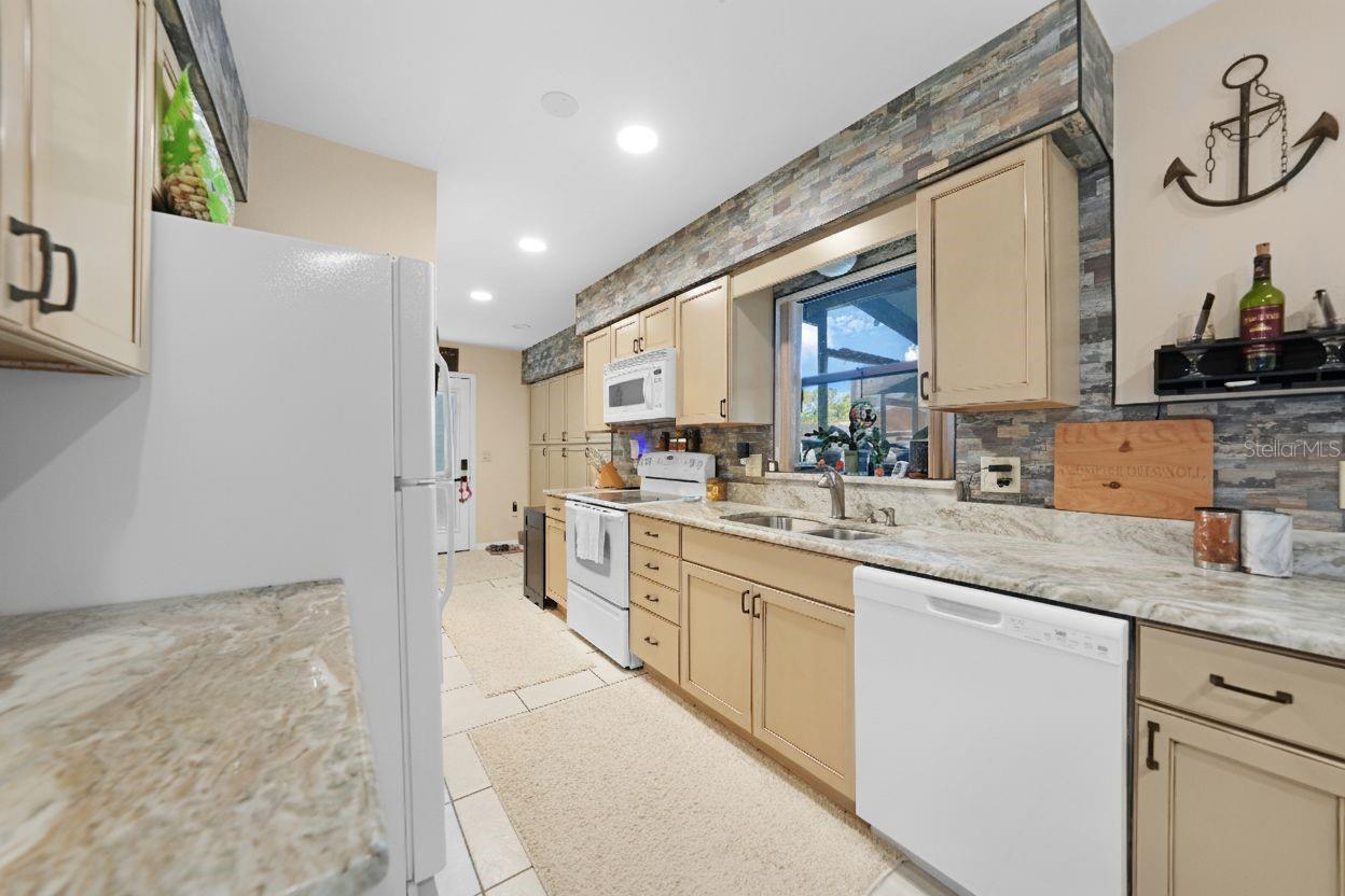 Image 4 of 13 For 13064 Feldman Avenue