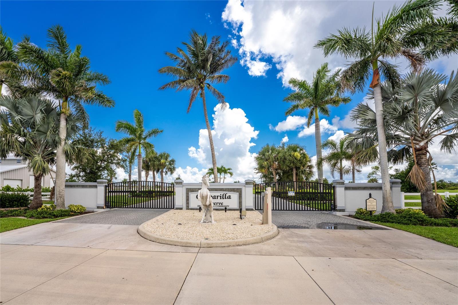 Image 3 of 48 For 11481 Equestrian Court