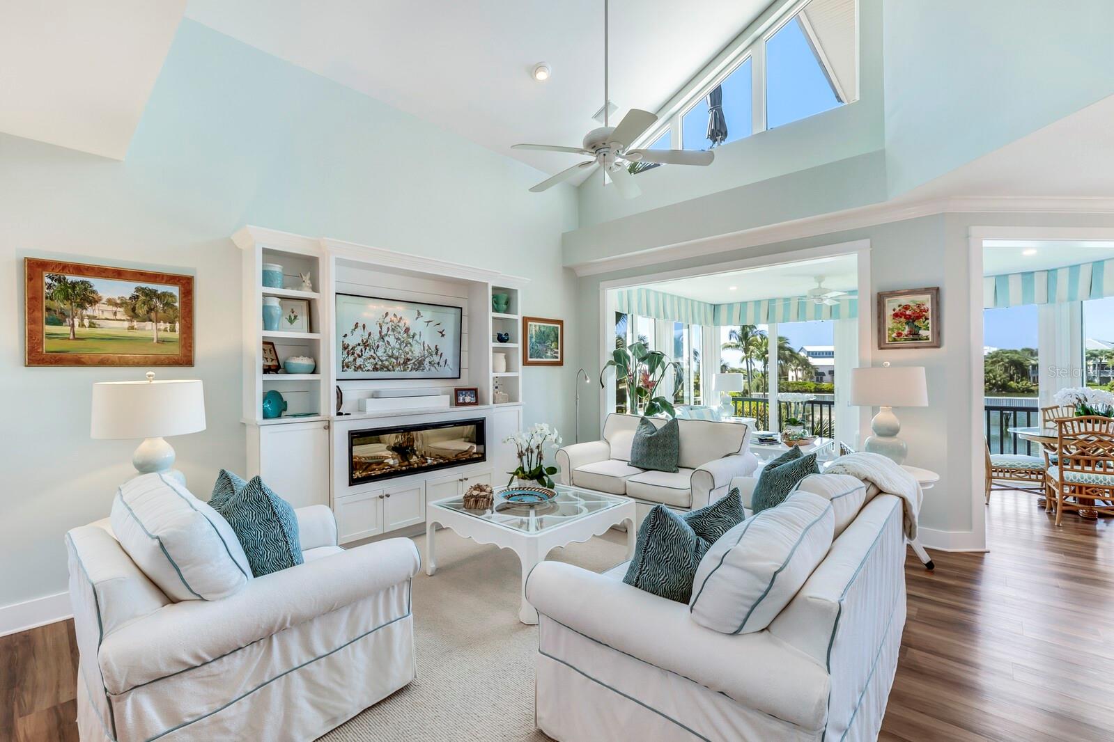 Image 3 of 37 For 820 Harbor Drive