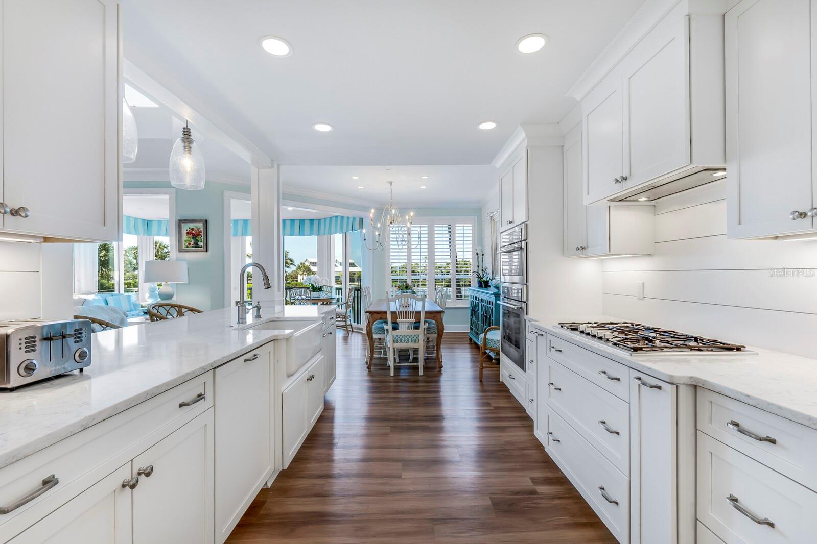 Image 5 of 37 For 820 Harbor Drive