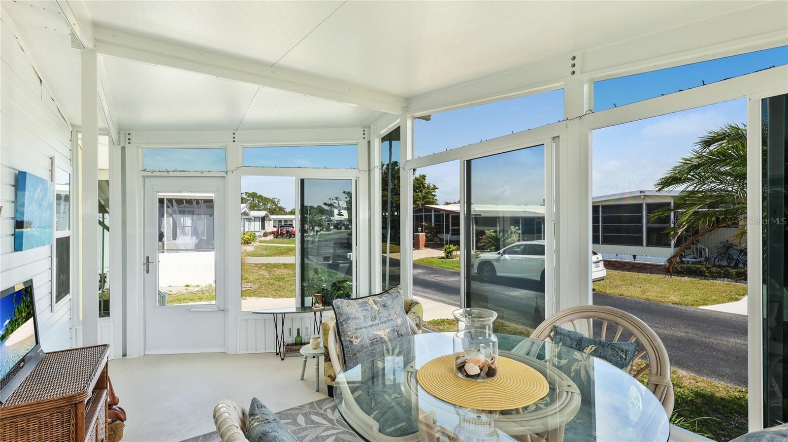 Image 18 of 48 For 60 Easter Island Circle