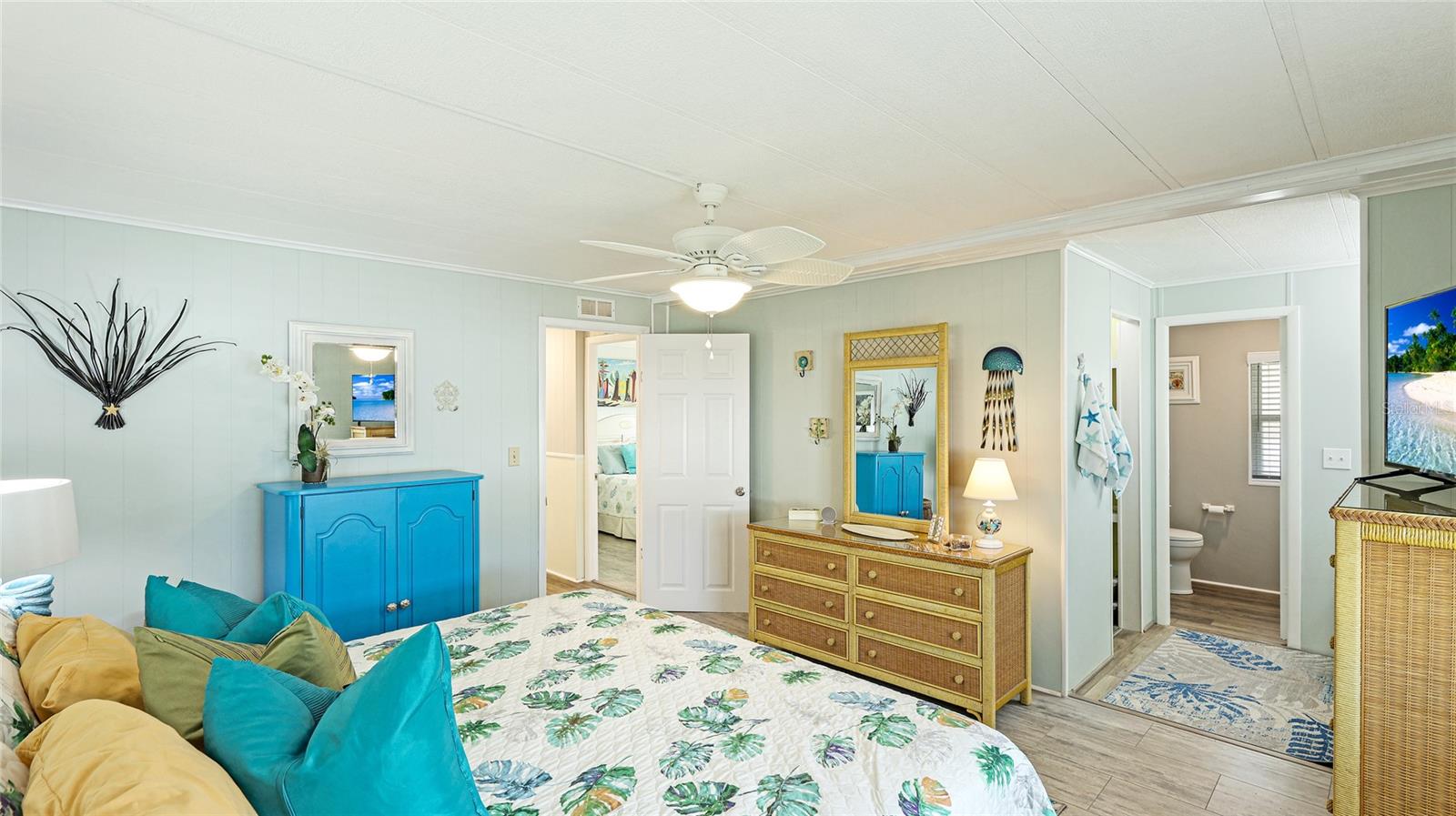 Image 21 of 48 For 60 Easter Island Circle