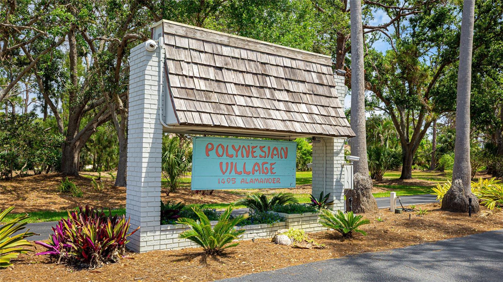 Image 44 of 48 For 60 Easter Island Circle