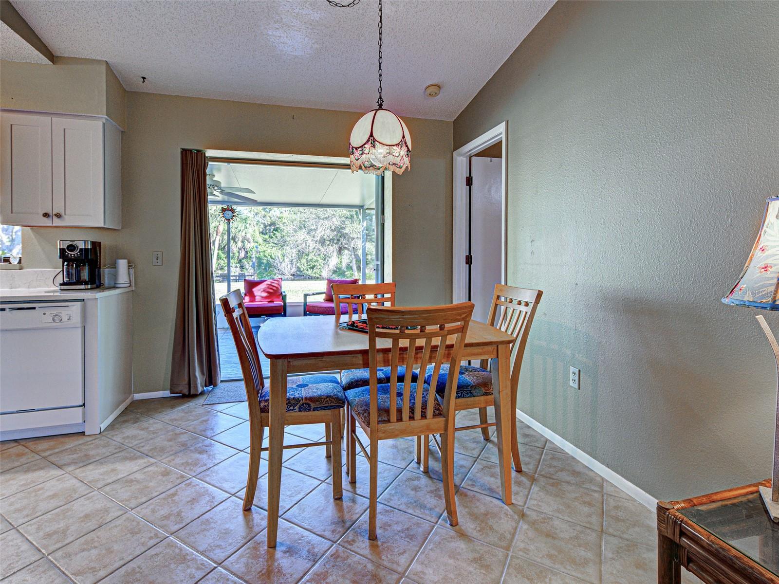 Image 11 of 47 For 1224 Lincoln Drive