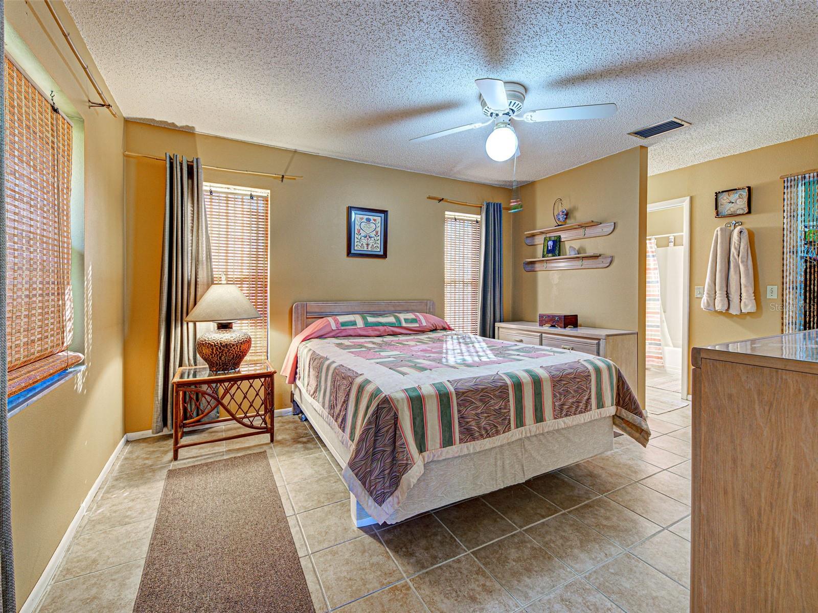 Image 15 of 47 For 1224 Lincoln Drive