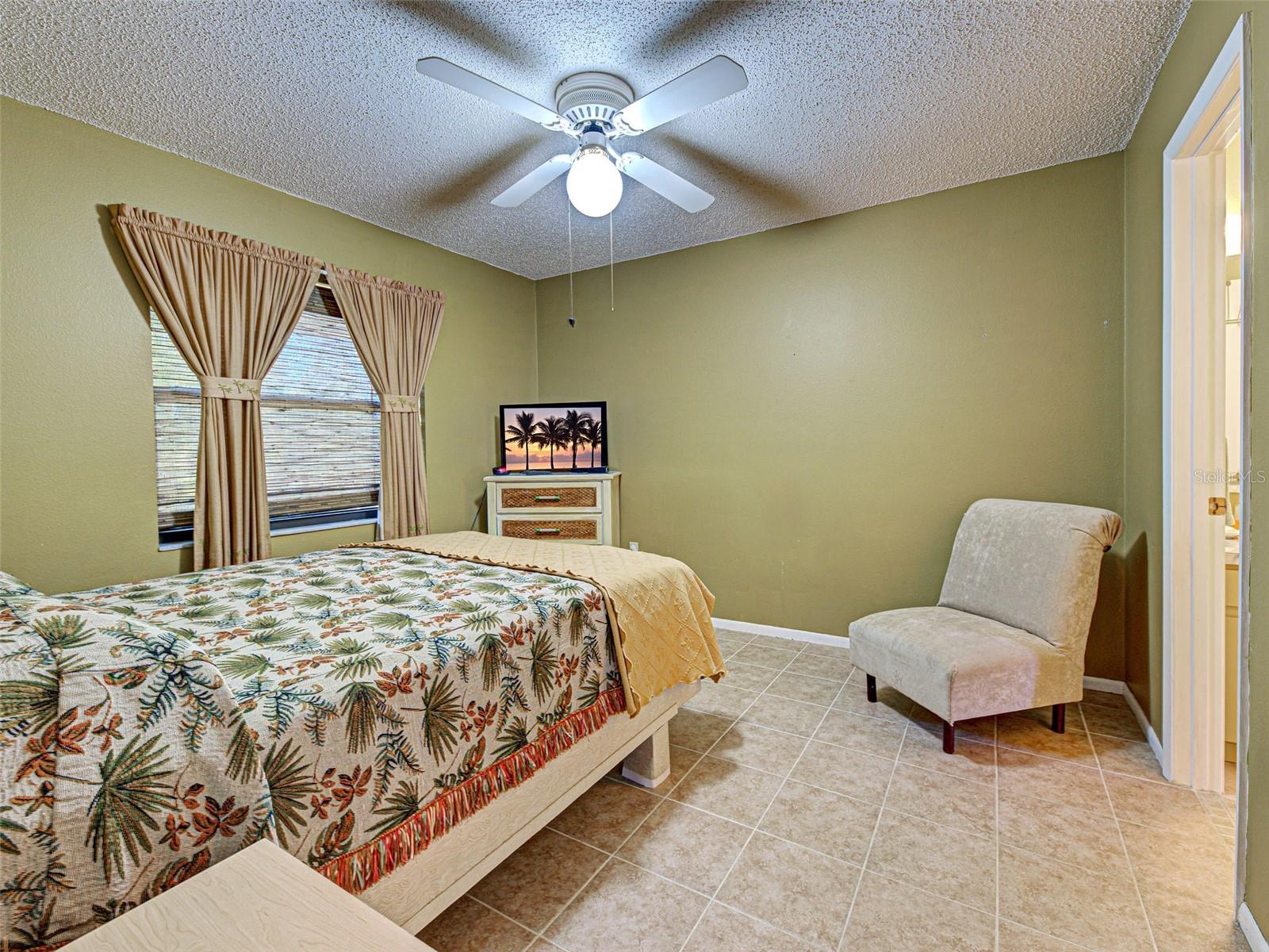 Image 21 of 47 For 1224 Lincoln Drive