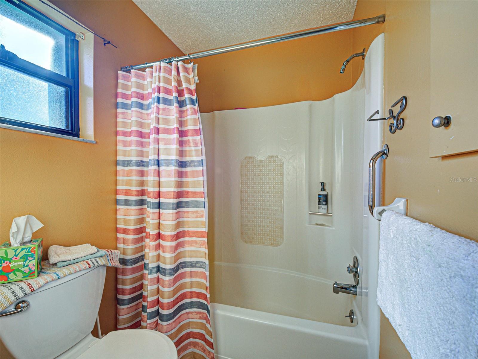 Image 25 of 47 For 1224 Lincoln Drive