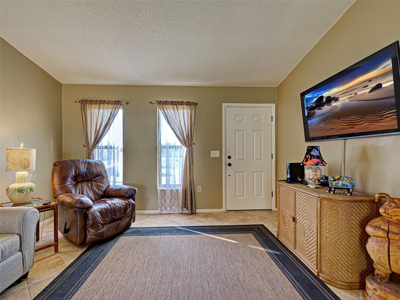 Image 5 of 47 For 1224 Lincoln Drive