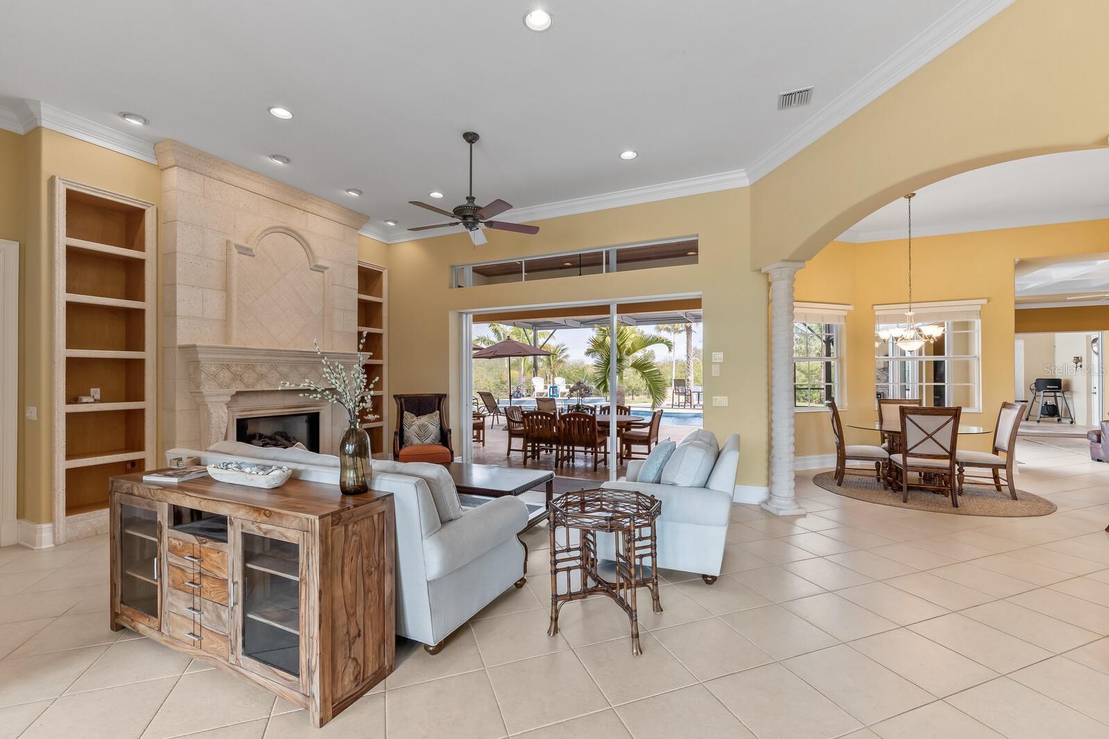 Image 12 of 88 For 3700 Como Street